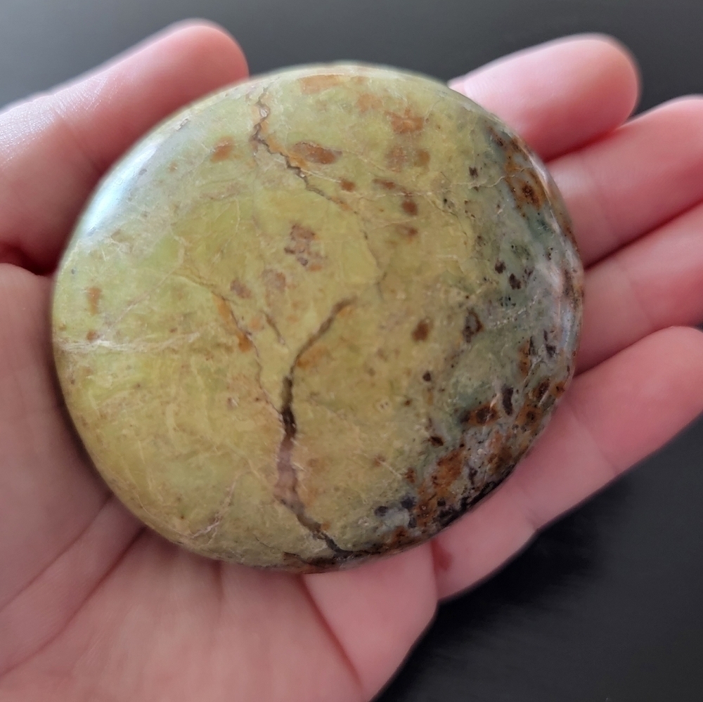 Large Unakite Crystal Palm Stone - Picture 4 of 5